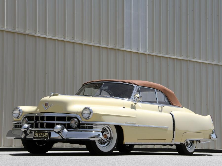  Cadillac Series 62 Convertible 1951 года  (фото 15 из 21)